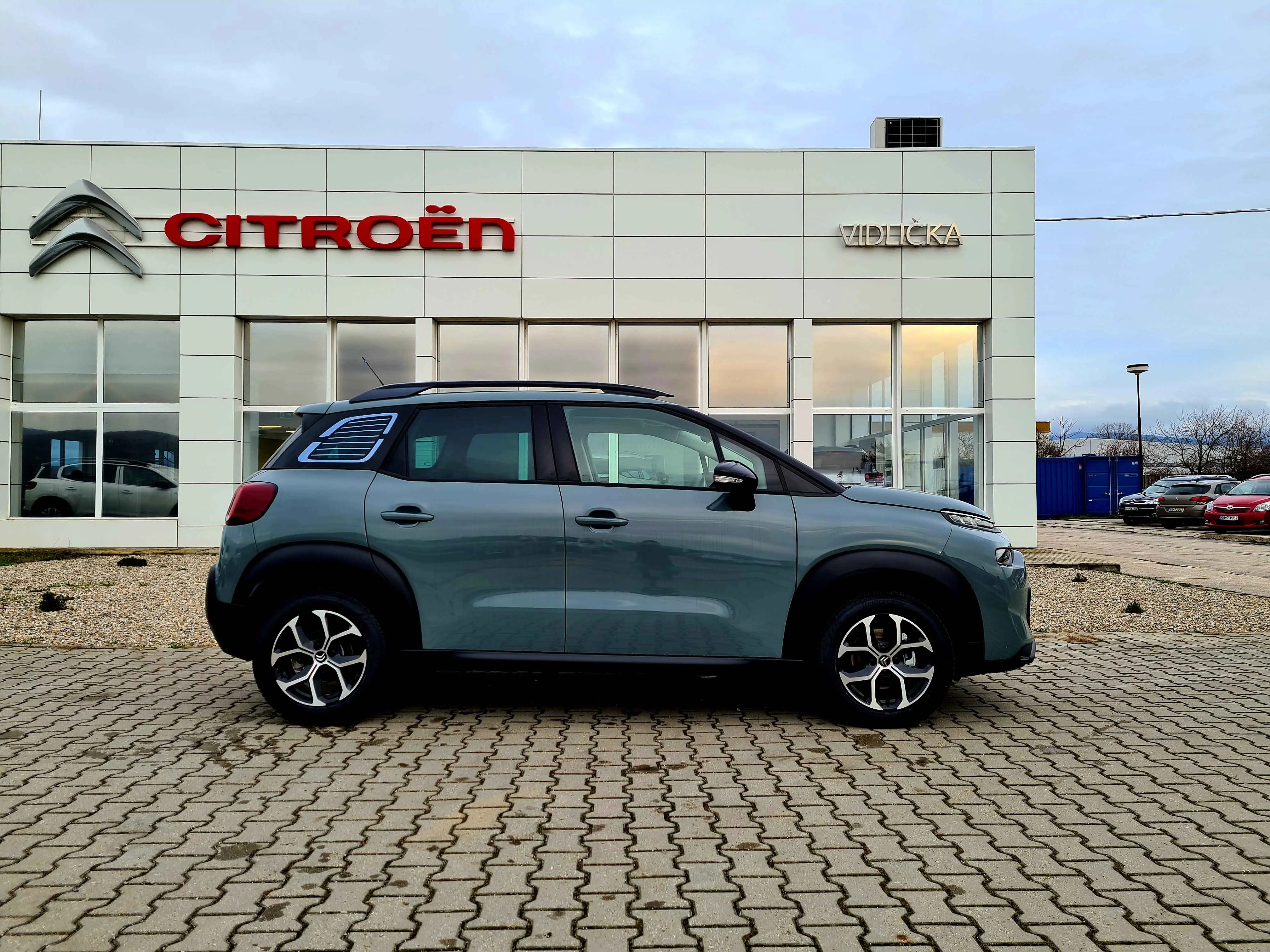 Nový Citroën C3 Aircross sivá KAKI