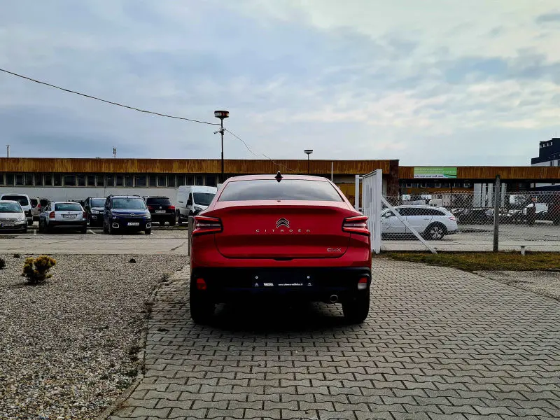 Citroën C4 X SHINE červená ELIXÍR